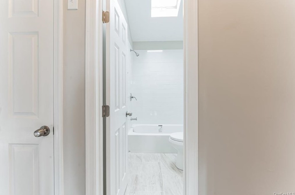 5 Pine Rd, Middle Island NY  11953-1356 exterior