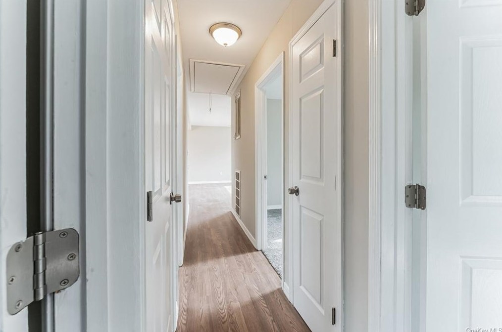 5 Pine Rd, Middle Island NY  11953-1356 exterior