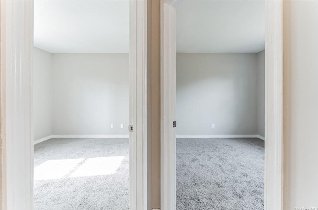 5 Pine Rd, Middle Island NY  11953-1356 exterior