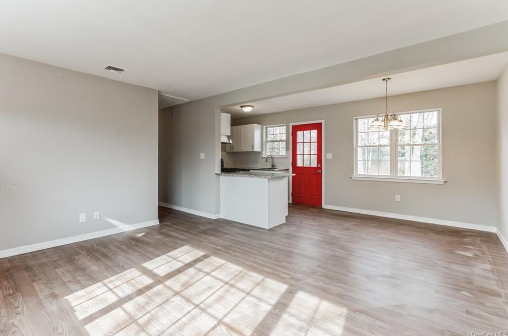 5 Pine Rd, Middle Island NY  11953-1356 exterior