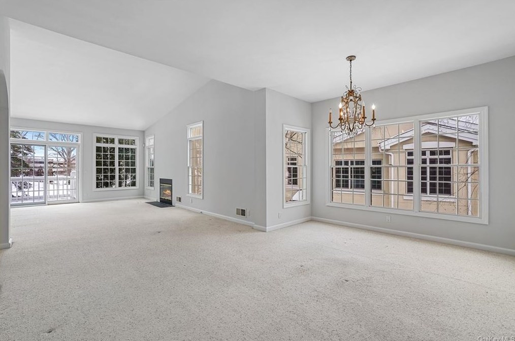 37 Doral Greens Dr, Rye Brook NY  10573-5405 exterior