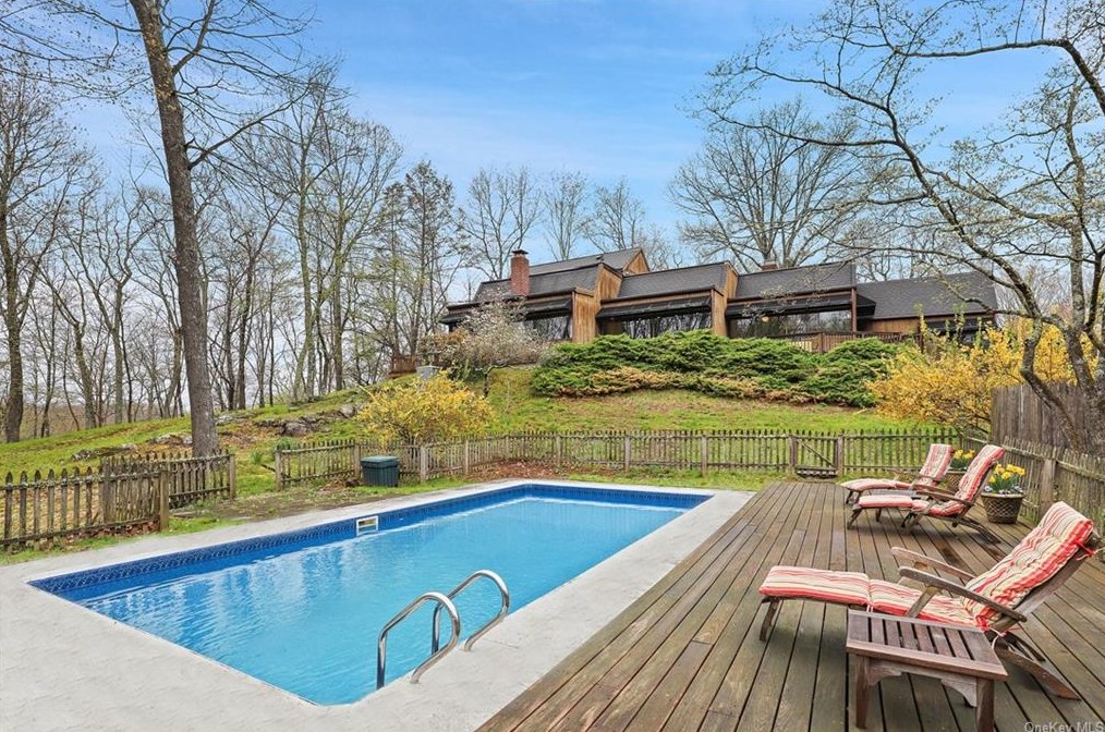 60 Wood Rd, Bedford Hills, NY 10507