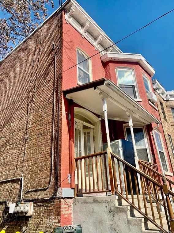 76 Carson Ave, Newburgh, NY 12550-5921