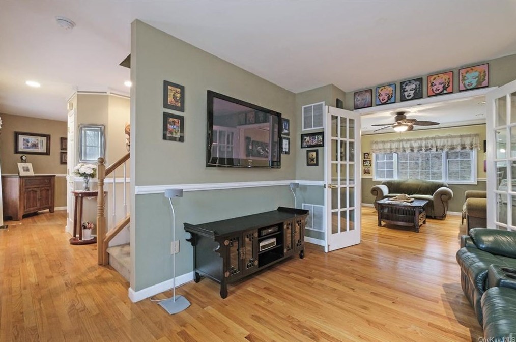 104 Valley View Rd, Cortlandt Manor, NY 10567-1240