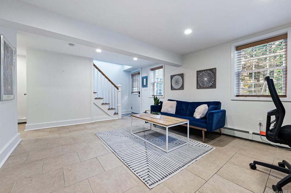 26 Shadow Ln, Larchmont NY  10538-2525 exterior