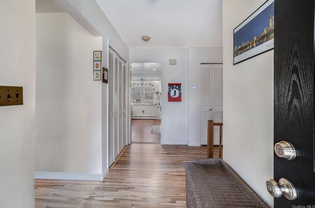 806 Swed Cir, Yorktown Hgts, NY 10598
