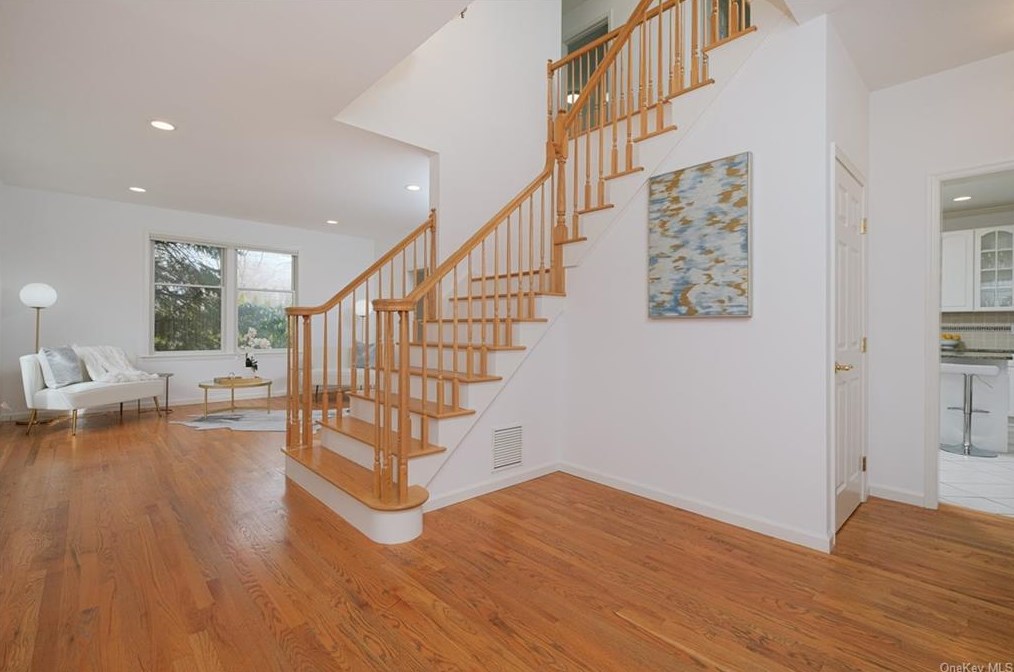 1 Hawthorne Way, Hartsdale, NY 10530