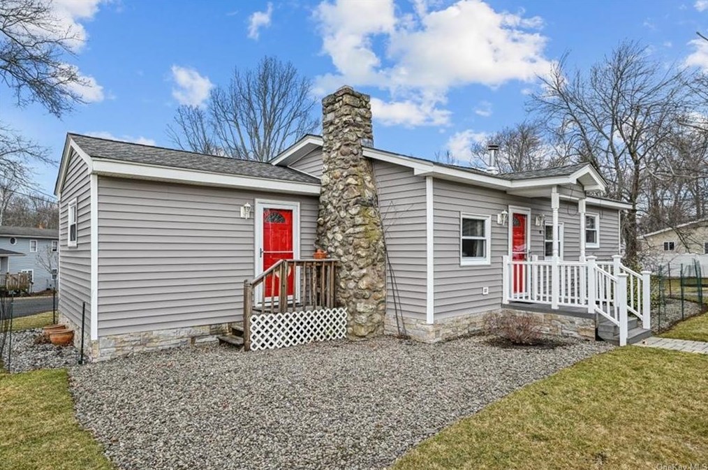 30 Chester St, Monroe, NY 10950-1130