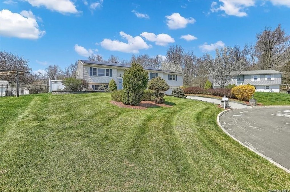 3 Yarmouth Ct, Washingtonville, NY 10992
