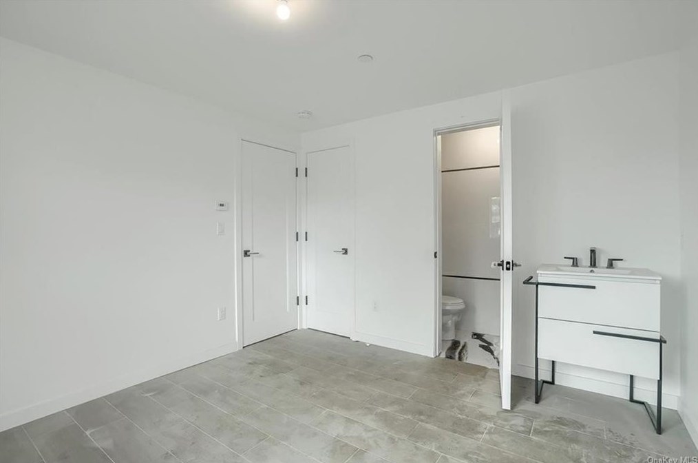 73 Church St, Chestnut Ridge NY  10977-4733 exterior