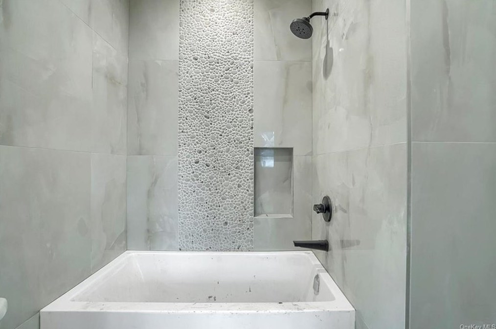 73 Church St, Chestnut Ridge NY  10977-4733 exterior