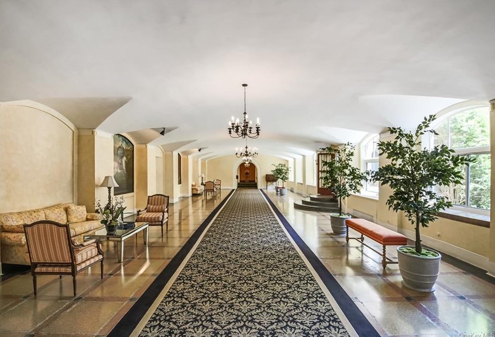 16 N Chatsworth Ave #607, Larchmont, NY 10538