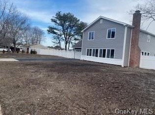 21 Pine Gate, Canaan Lake, NY 11772