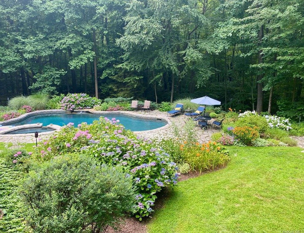 9 Tommys Ln, Lewisboro, NY 10590