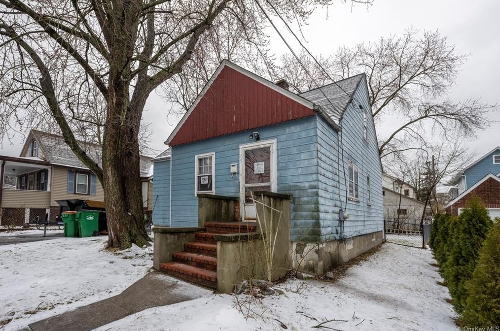 79 W Center St, Beacon, NY 12508