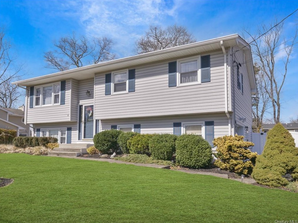 15 Kohler Ct, Congers, NY 10920
