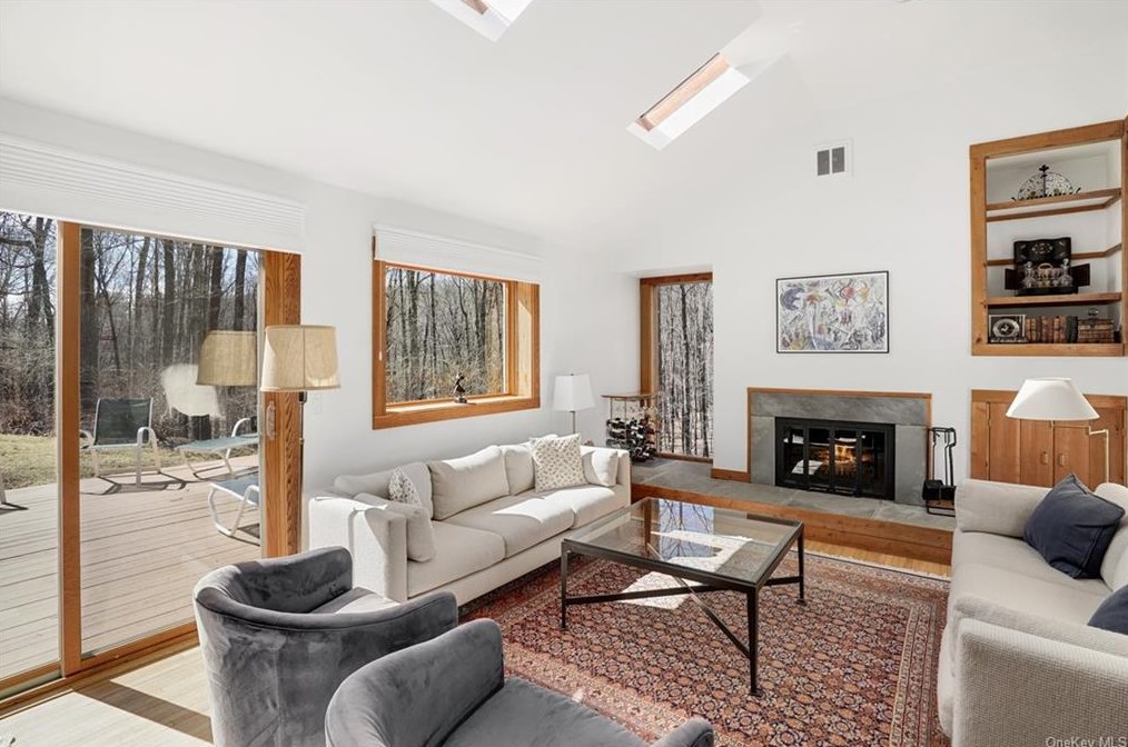 217 Long Ridge Rd, Bedford, NY 10506-1810