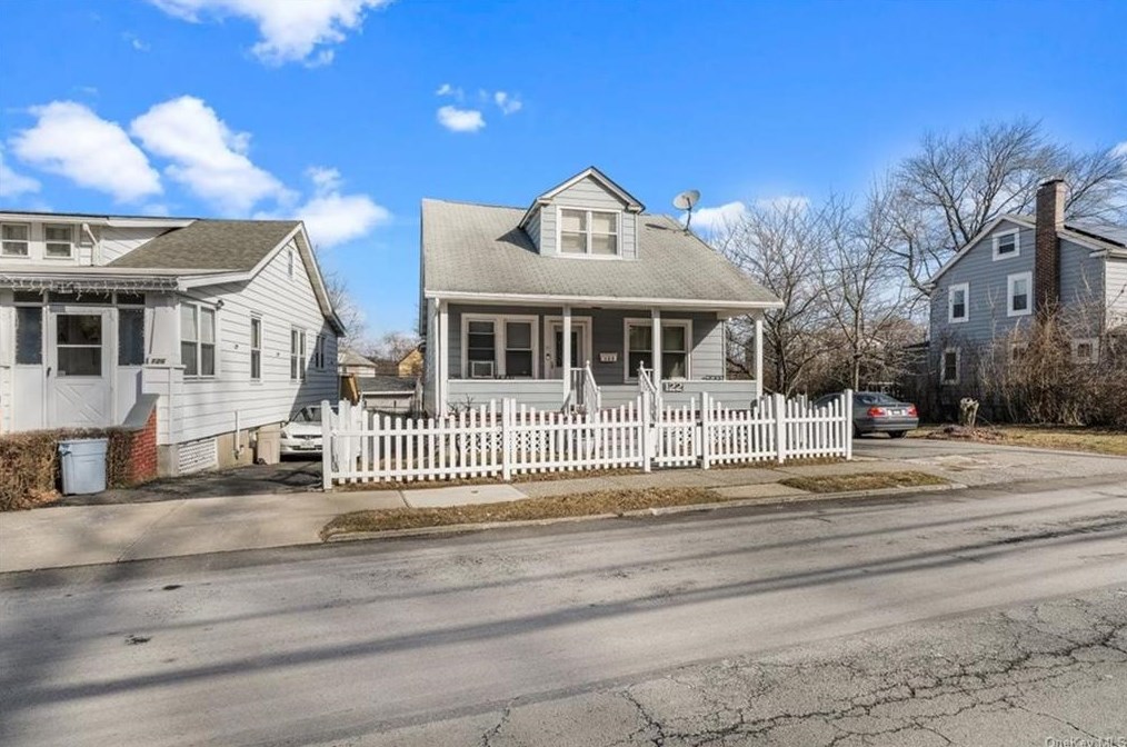 122 North St, Newburgh, NY 12550-3302
