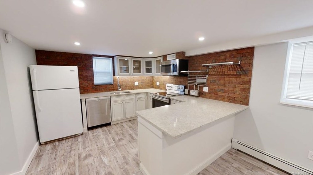 3 Ashford Pl #1, Yonkers, NY 10701