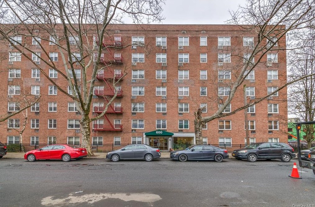 600 Locust St #5j, Mount Vernon, NY 10552