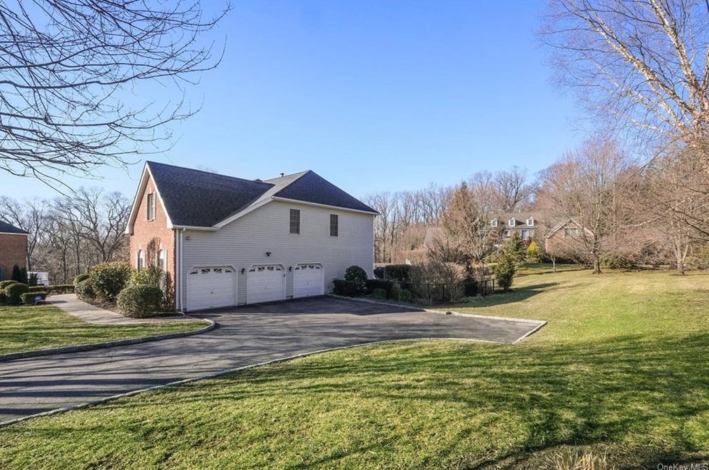 33 Faith Ln, Ardsley, NY 10502-2528