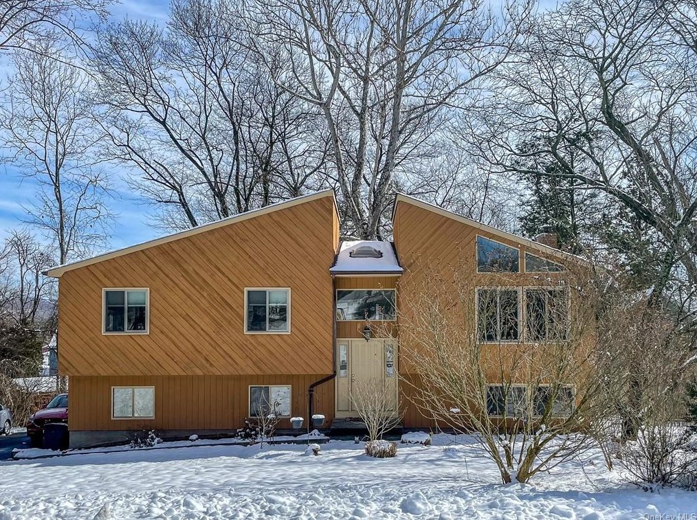 9 Alicia Ct, West Nyack, NY 10994