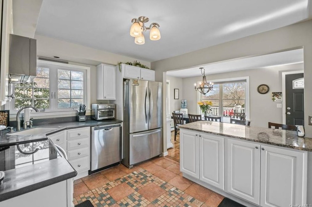 15 Ashburton Rd, Kent Lakes NY  10512-5865 exterior