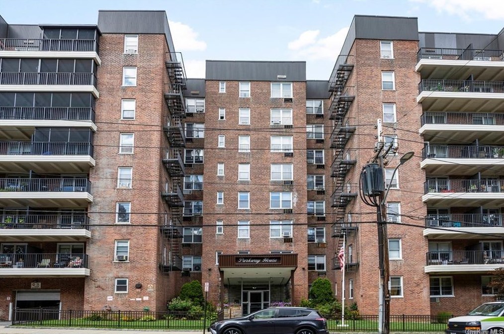 61 Bronx River Rd #5c, Yonkers, NY 10704