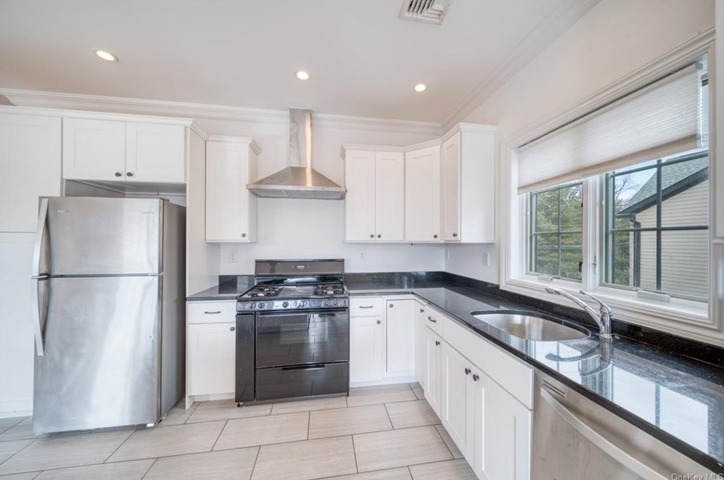 649 Main St #2, Sparkill, NY 10976