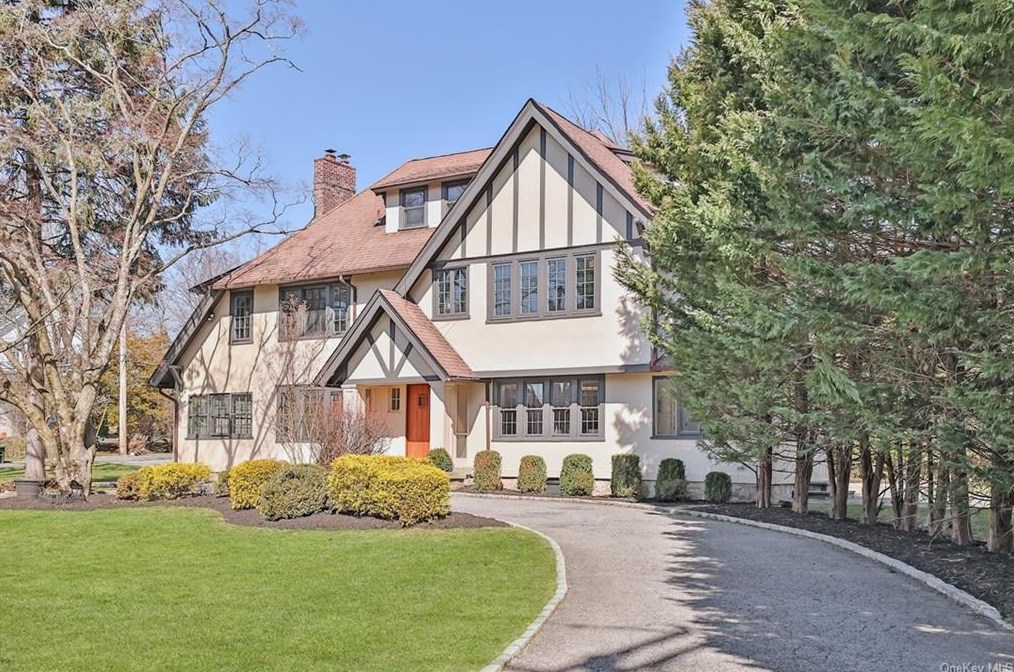 5 Overlook Rd, New Rochelle, NY 10804