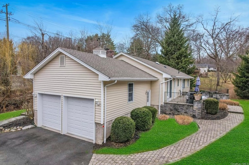 7 Murdock Rd, New City, NY 10956