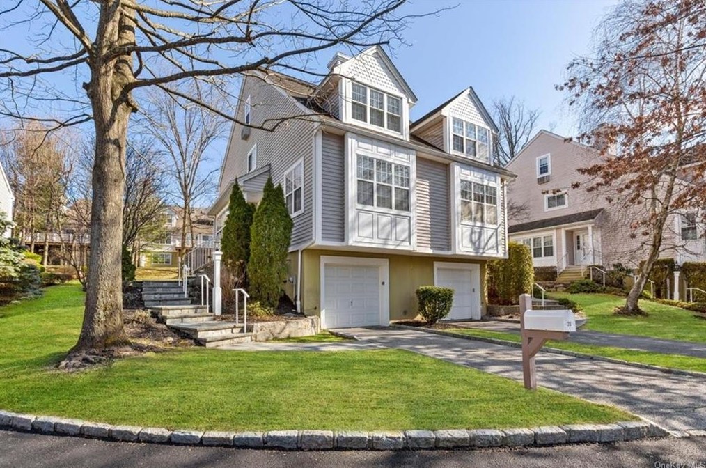 20 Scenic Ln, Yonkers, NY 10710-2318
