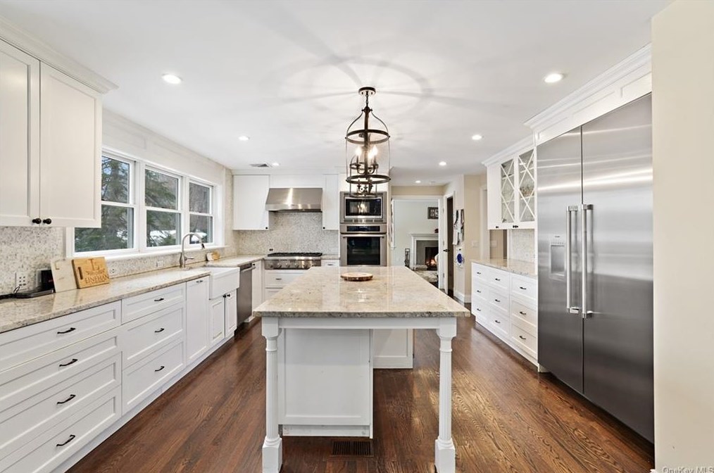 55 Harris Rd, Katonah, NY 10536-2208
