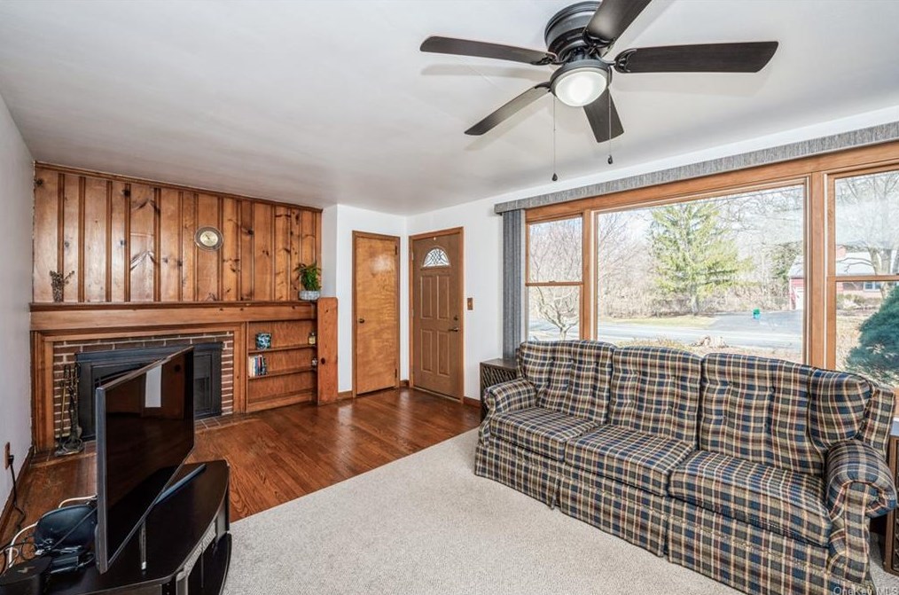 226 Townline Rd, Chestnut Ridge NY  10965-1264 exterior