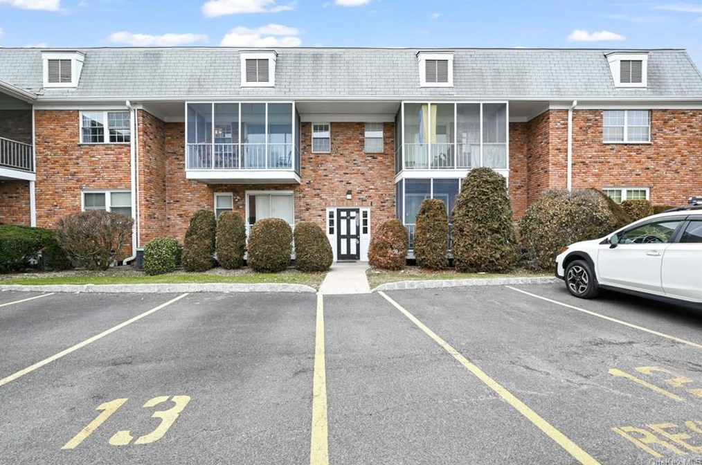 18 Milford Ln #7m, Airmont, NY 10901