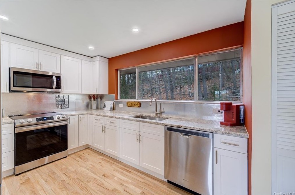 1206 Parkview Dr, Southfields, NY 10975