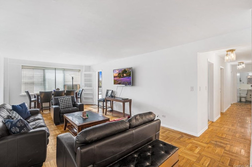 2 Washington Square #5h, Larchmont, NY 10538