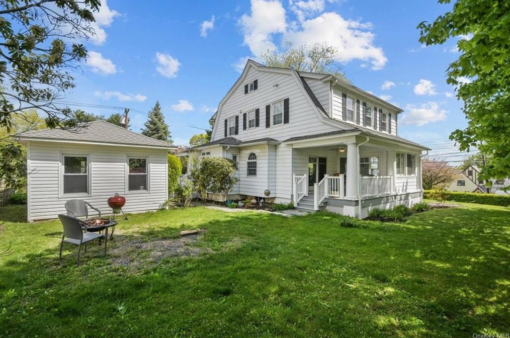 160 Greenridge Ave, White Plains, NY 10605