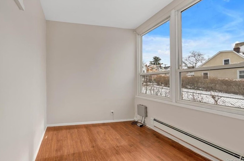 332 S 4th Ave #1, Mount Vernon, NY 10550