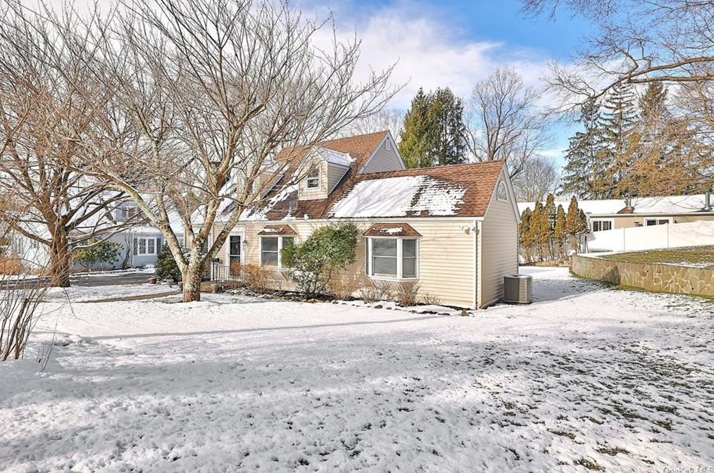 90 Birch Dr, Pleasantville, NY 10570