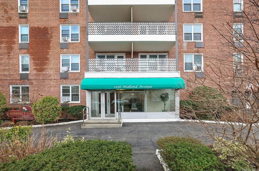 1296 Midland Ave #4k, Yonkers, NY 10704