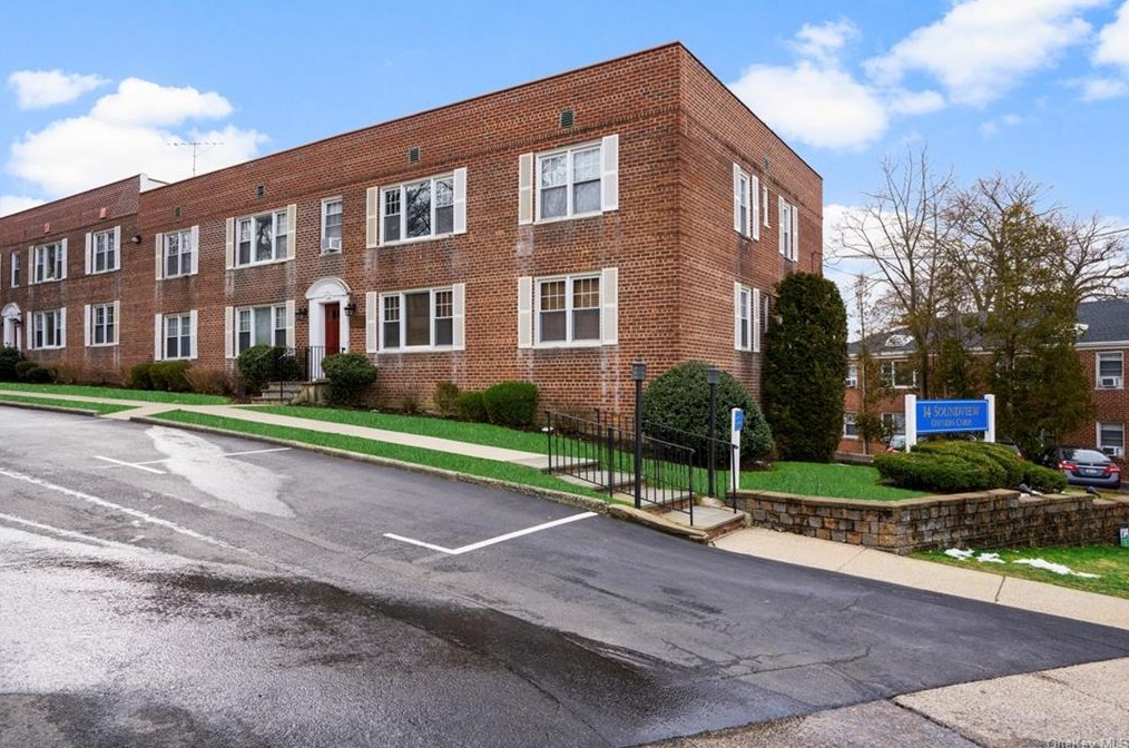 14 Soundview Ave #2, White Plains, NY 10606