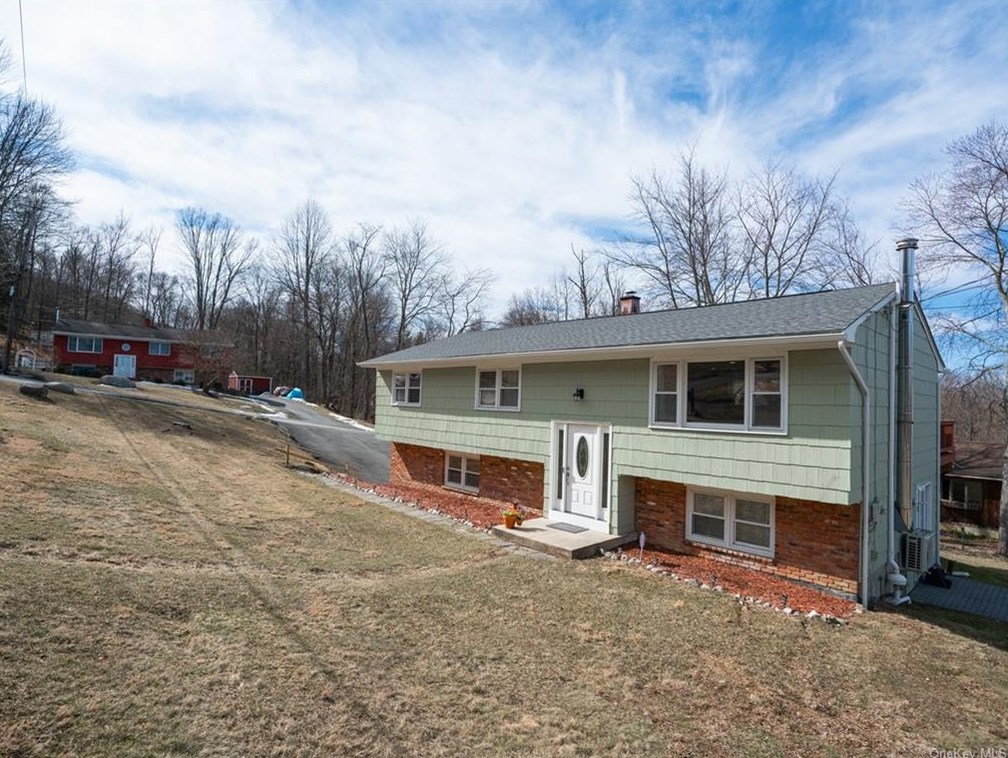 68 Chief Nimham Dr, Kent Lakes, NY 10512
