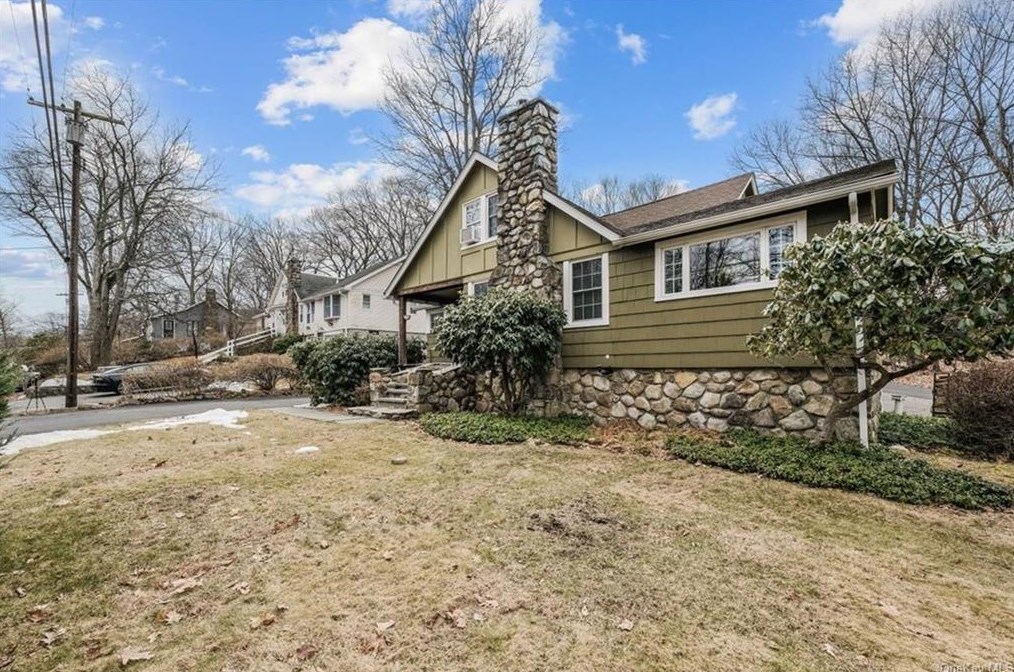 708 Forest Glen Rd, Monroe NY  10950-5546 exterior