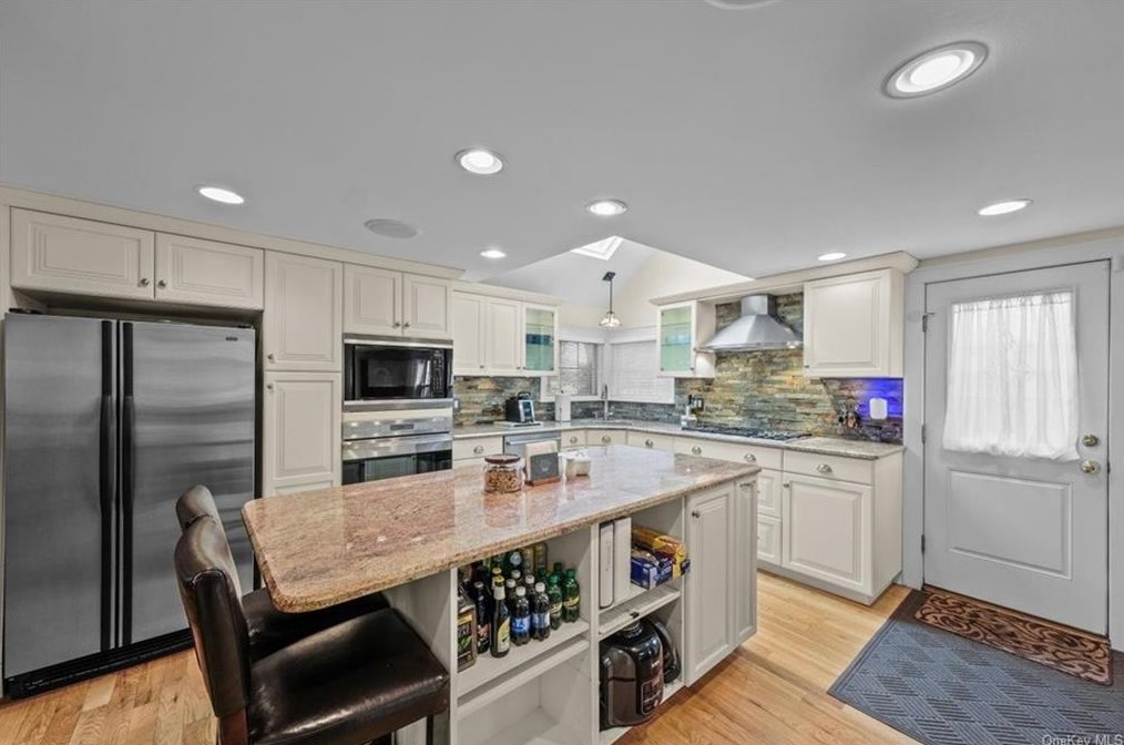 708 Forest Glen Rd, Monroe NY  10950-5546 exterior