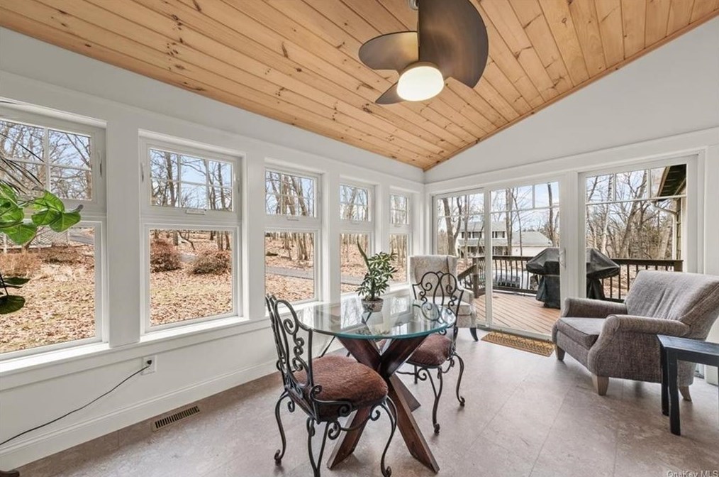 708 Forest Glen Rd, Monroe NY  10950-5546 exterior