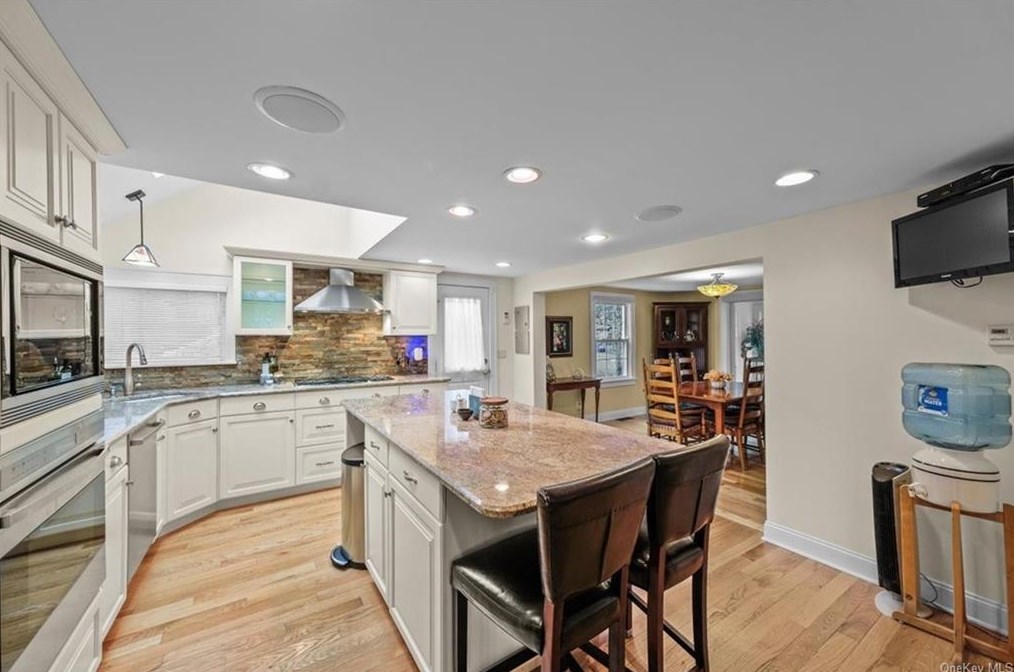 708 Forest Glen Rd, Monroe NY  10950-5546 exterior