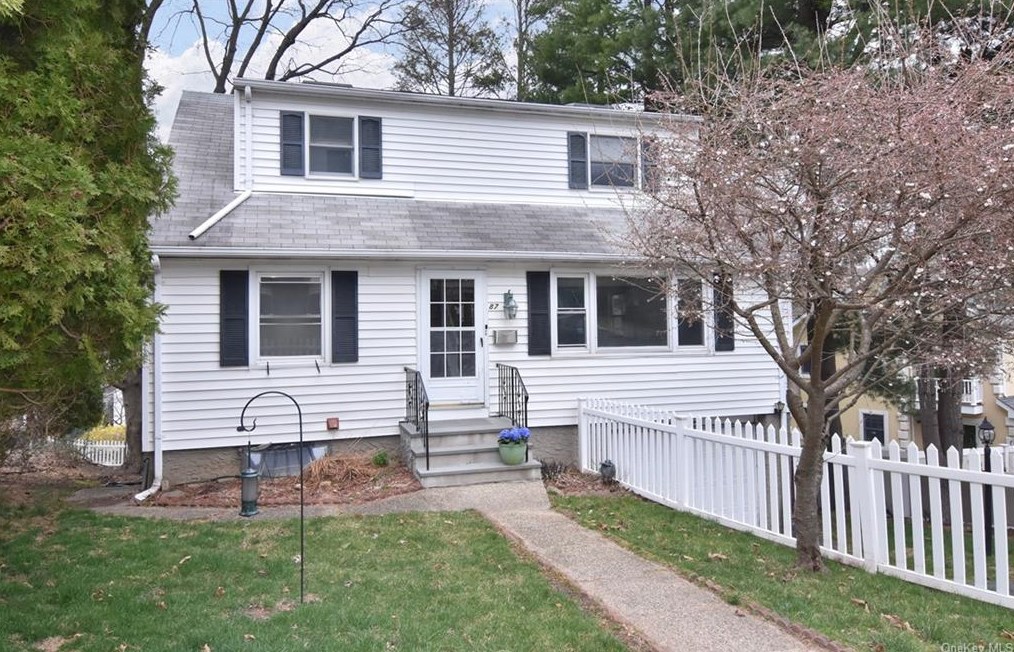 87 Center St, Irvington On Hudson, NY 10533-1321