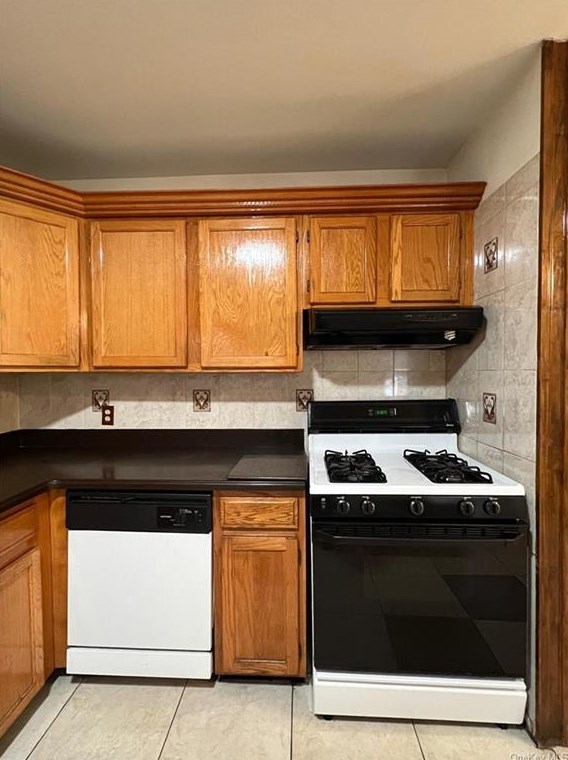 535 Thatford Ave, Brooklyn NY  11212-5201 exterior