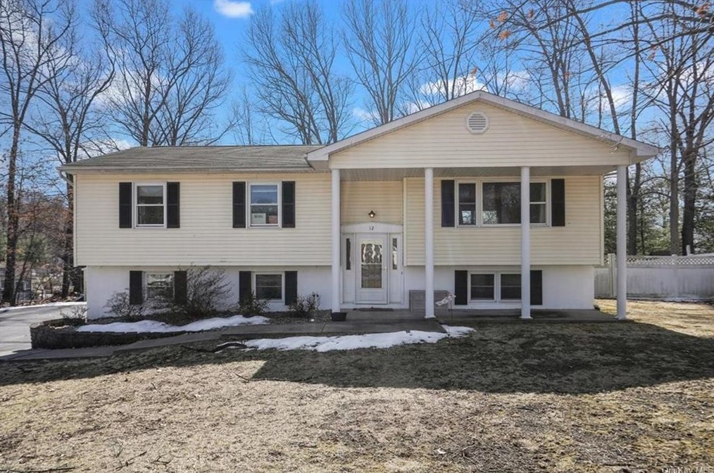 12 Bunker Hill Rd, Newburgh, NY 12550-8725